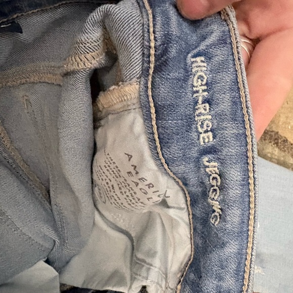 American Eagle hi-rise distressed jeggings - Picture 4 of 5